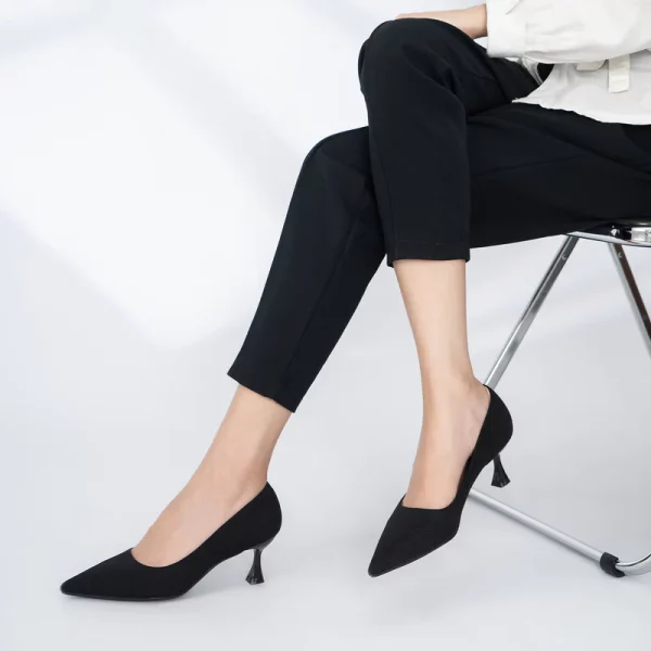 Pointed-Toe Low Heel Knit Pumps for Stylish Comfort