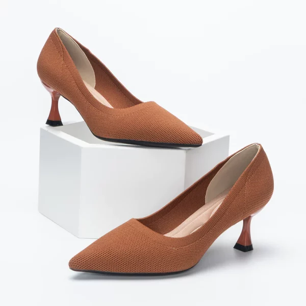 Pointed-Toe Low Heel Knit Pumps for Stylish Comfort